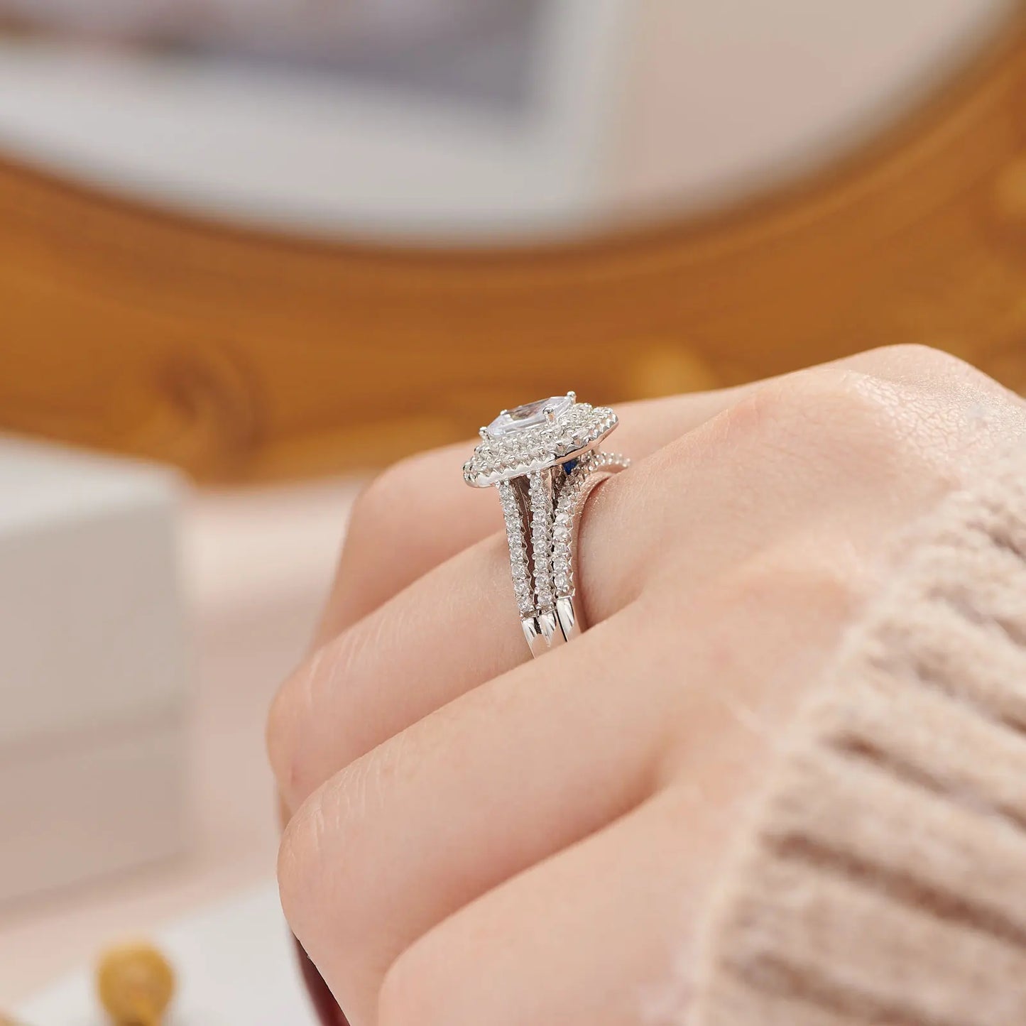 Aurora Grace Ring