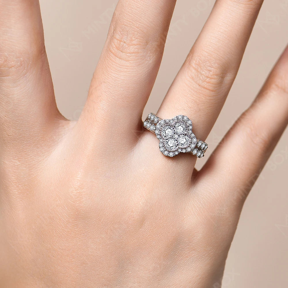 Lustre Luxe Clover Ring