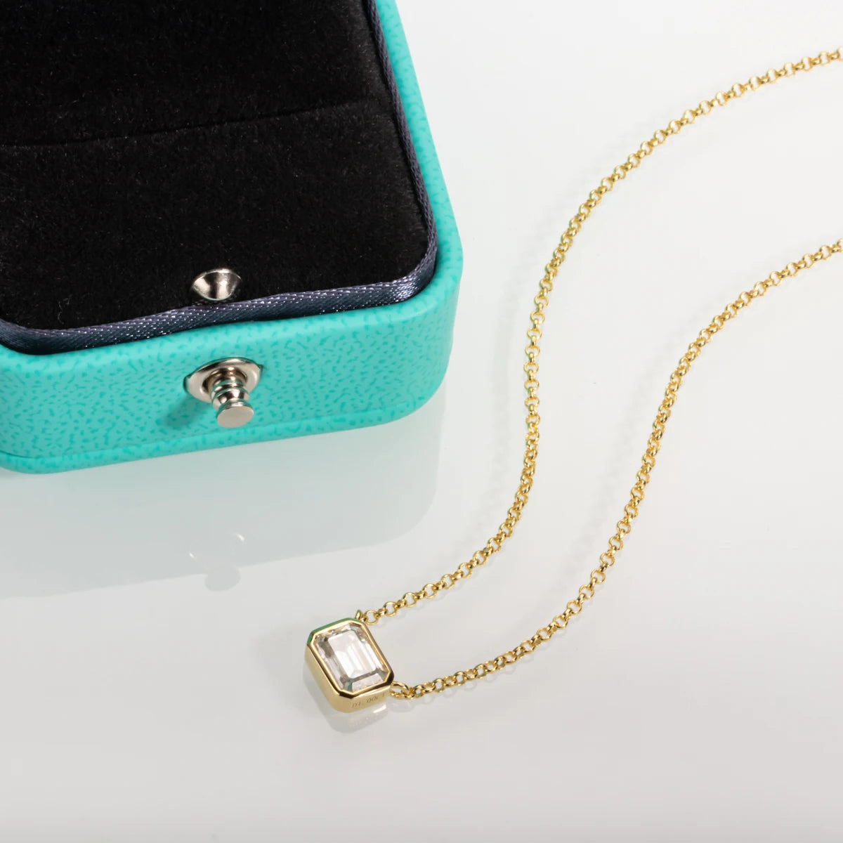 Radiant Bloom Pure Step Necklace